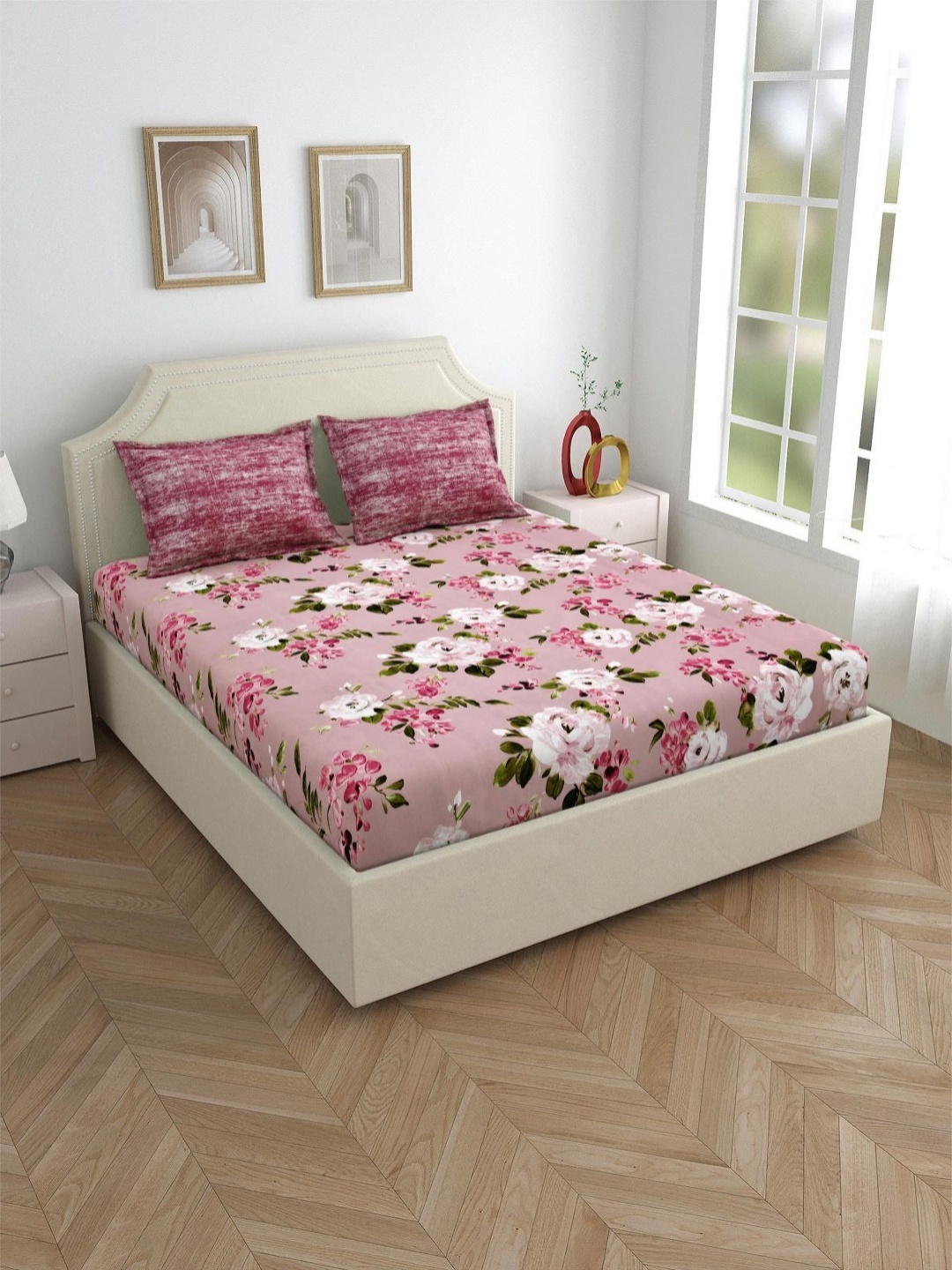 Aura gulmohar Pink Floral Printed Pure Cotton 120 TC Queen Bedsheet Set-2.54 m x 2.28 m
Aura gulmohar Pink Floral Printed Pure Cotton 120 TC Queen Bedsheet Set-2.54 m x 2.28 m