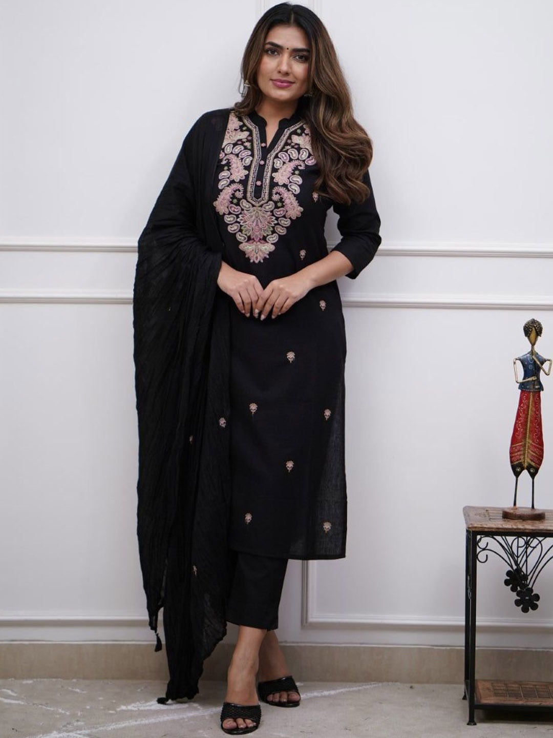 PARNAVI Krisha Floral Embroidered Mandarin Collar Straight Kurta With Trouser & Dupatta, Black
PARNAVI Krisha Floral Embroidered Mandarin Collar Straight Kurta With Trouser & Dupatta, Black