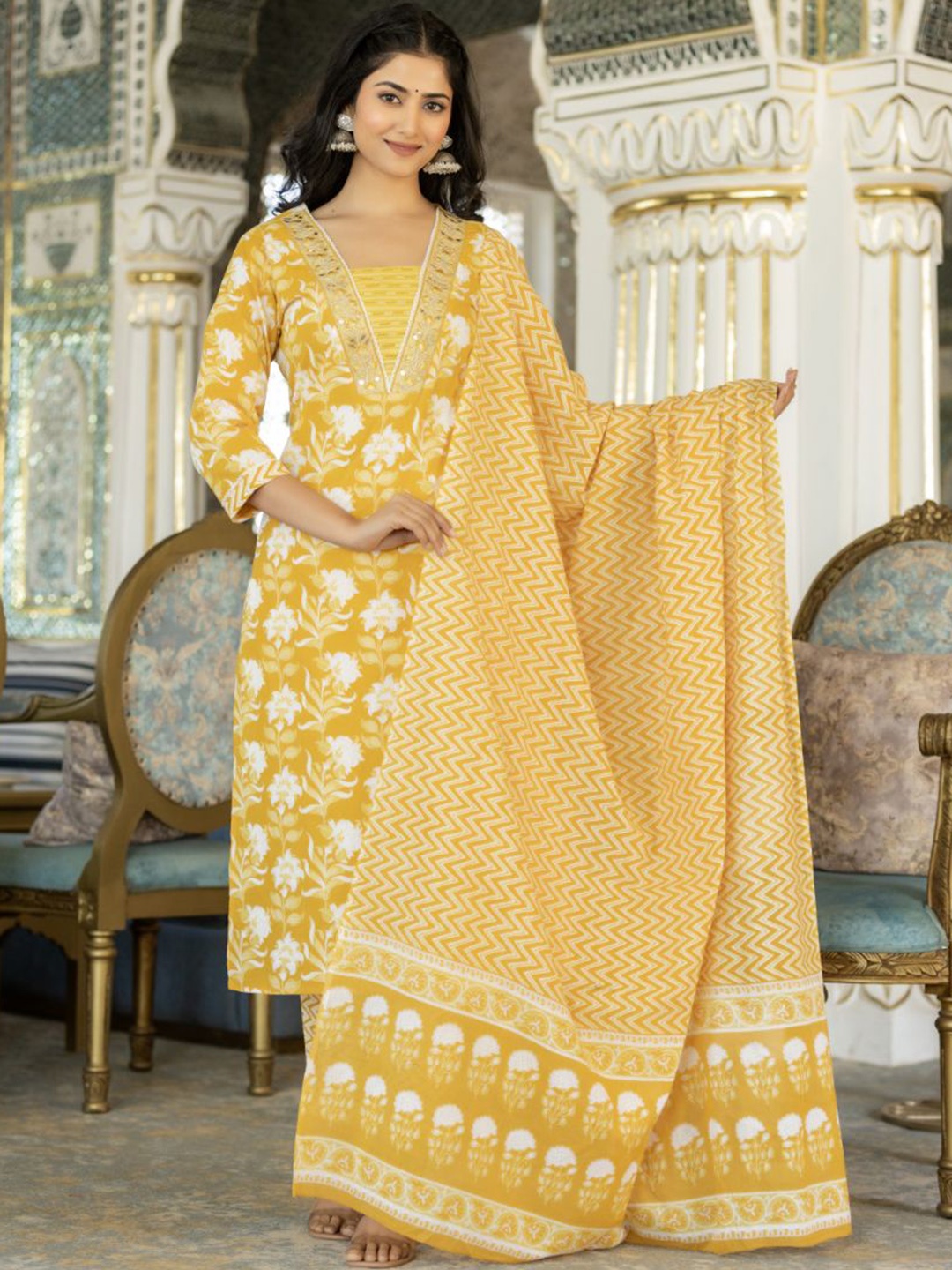 AARDRAA Floral Printed Notch Neck Pure Cotton Straight Kurta With Trousers And Dupatta, Yellow
AARDRAA Floral Printed Notch Neck Pure Cotton Straight Kurta With Trousers And Dupatta, Yellow