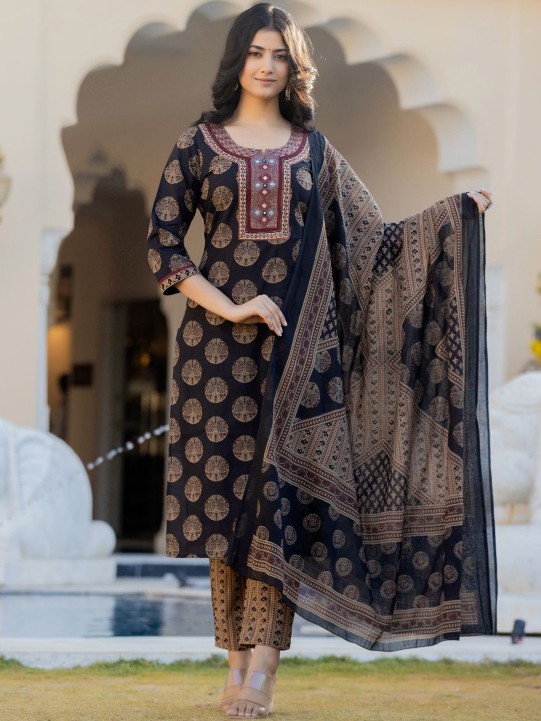AARDRAA Ethnic Motifs Printed Pure Cotton Straight Kurta With Trousers And Dupatta, Black
AARDRAA Ethnic Motifs Printed Pure Cotton Straight Kurta With Trousers And Dupatta, Black