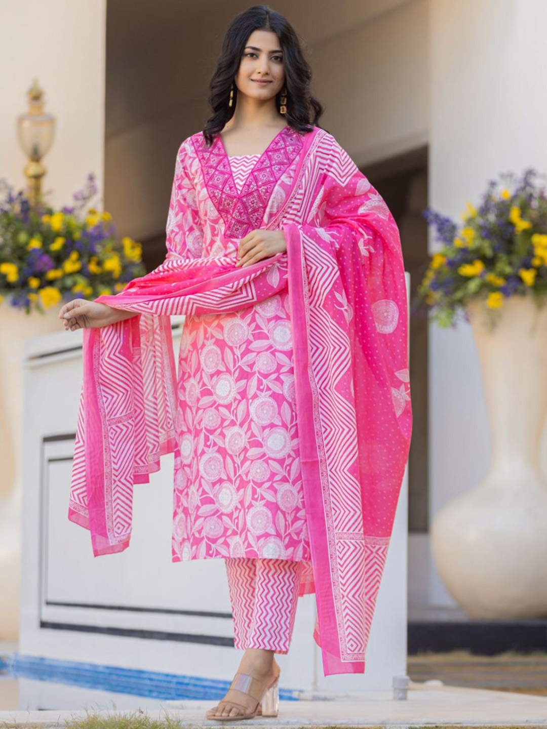 AARDRAA Floral Printed V-Neck Pure Cotton Straight Kurta With Trousers And Dupatta, Pink
AARDRAA Floral Printed V-Neck Pure Cotton Straight Kurta With Trousers And Dupatta, Pink