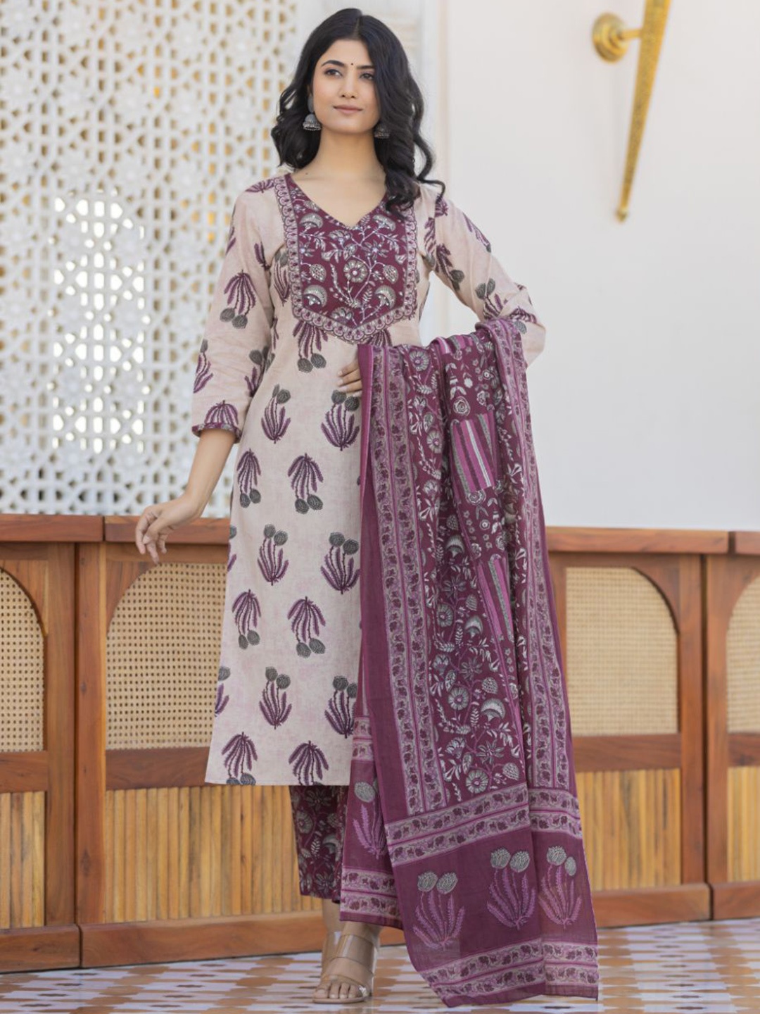 AARDRAA Floral Printed V-Neck Pure Cotton Straight Kurta With Trousers And Dupatta, Purple
AARDRAA Floral Printed V-Neck Pure Cotton Straight Kurta With Trousers And Dupatta, Purple