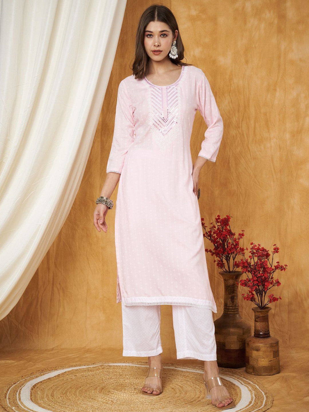 Label Khoj Ethnic Motifs Printed Sequins Embroidered Work Detail Kurta With Trouser, Pink
Label Khoj Ethnic Motifs Printed Sequins Embroidered Work Detail Kurta With Trouser, Pink