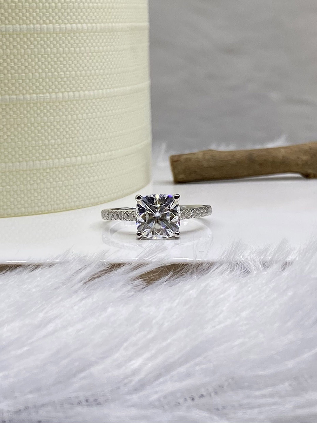 Cutiefy By Fiona diamonds Cyrilla Moissanite Sterling Silver-Plated Stone-Studded Ring
Cutiefy By Fiona diamonds Cyrilla Moissanite Sterling Silver-Plated Stone-Studded Ring