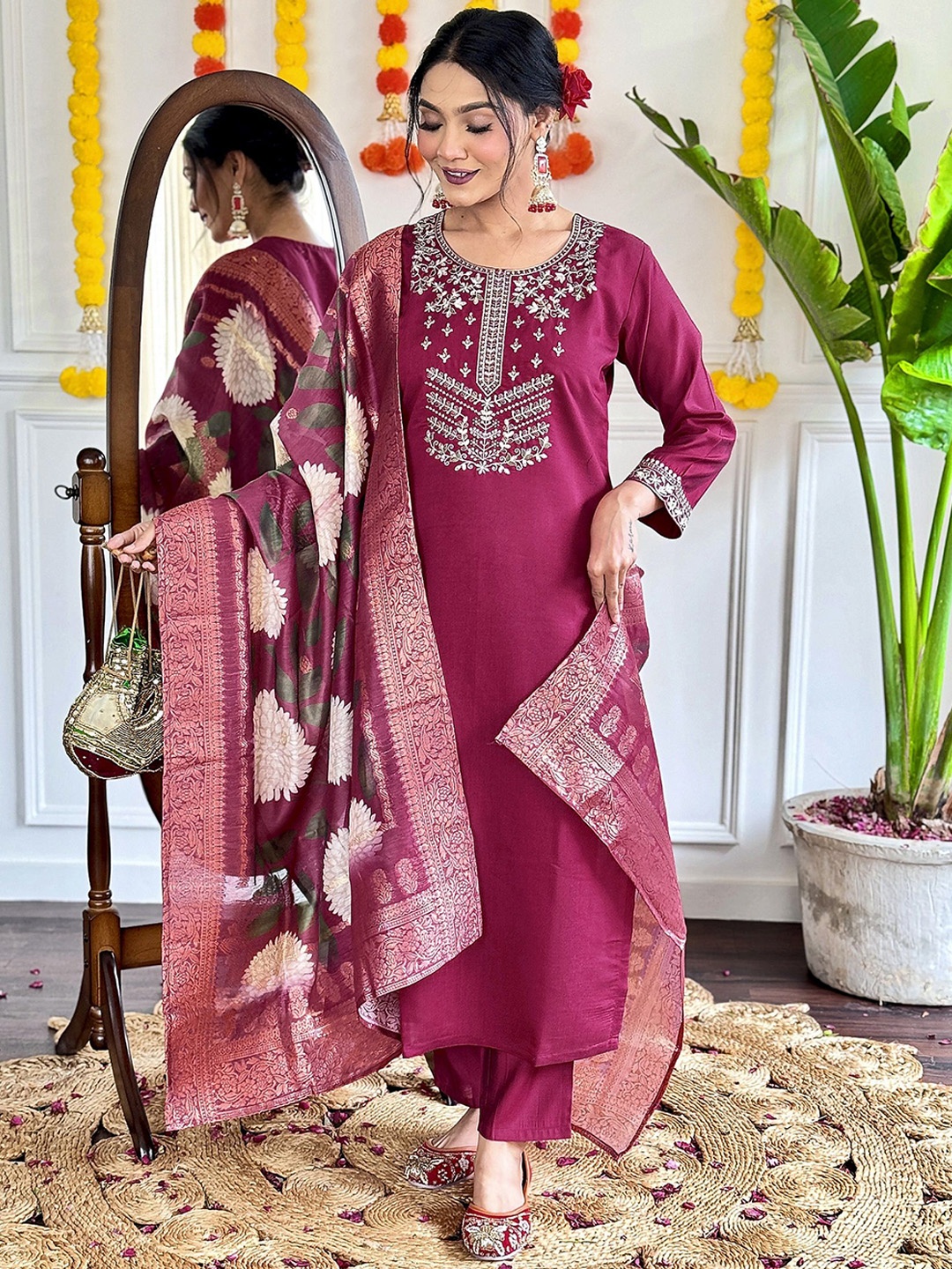 PARNAVI Sachi Floral Embroidered Thread Work Chanderi Kurta With Trousers And Dupatta, Maroon
PARNAVI Sachi Floral Embroidered Thread Work Chanderi Kurta With Trousers And Dupatta, Maroon
