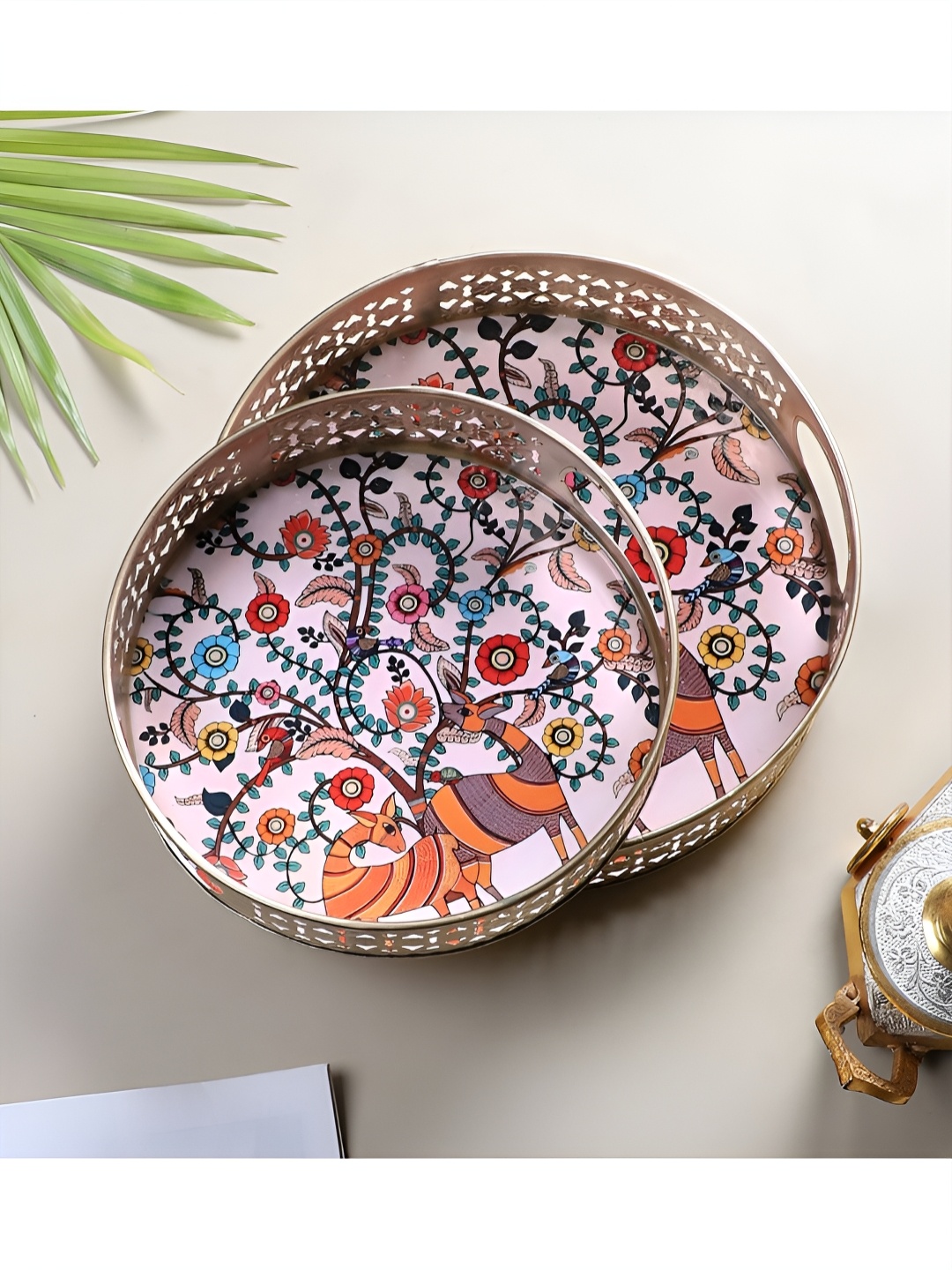 Two Moustaches Brown & Green 2 Pieces Printed Flowers Pattern Design Metal Serving Trays, Gold
Two Moustaches Brown & Green 2 Pieces Printed Flowers Pattern Design Metal Serving Trays, Gold