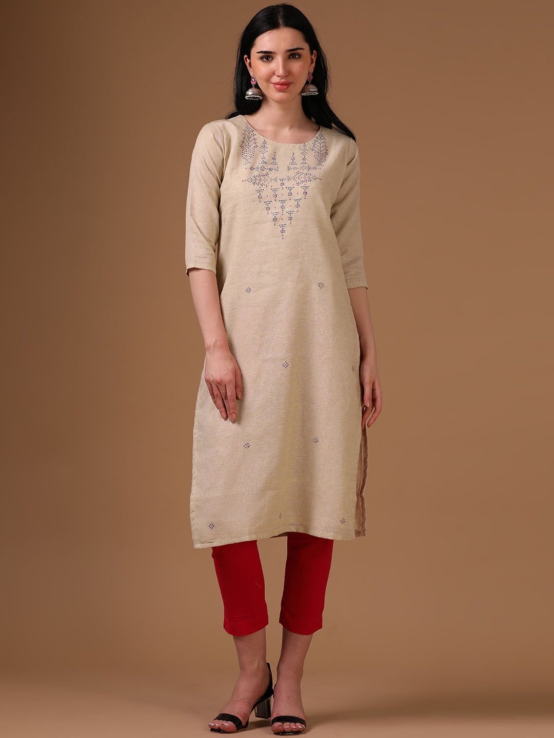 Hassu's Ethnic Motifs Embroidered Thread Work Round Neck Cotton Straight Kurta, Cream
Hassu's Ethnic Motifs Embroidered Thread Work Round Neck Cotton Straight Kurta, Cream
