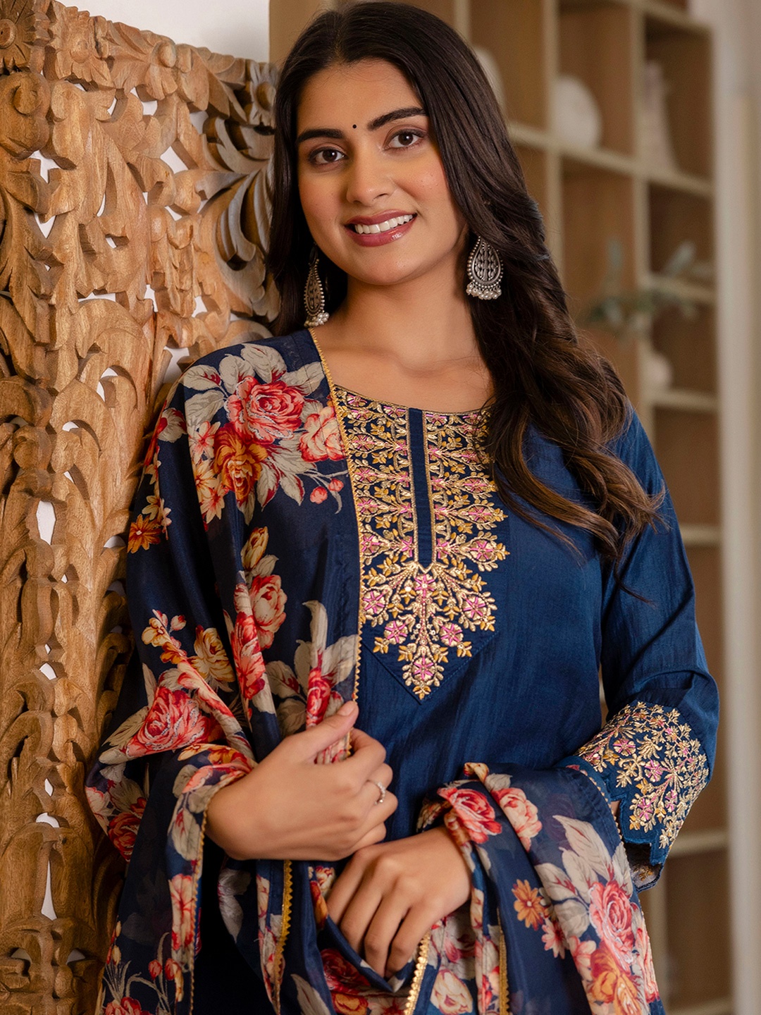 KALINI Ethnic Motifs Yoke Design Thread Work Straight Kurta With Trousers And Dupatta, Blue
KALINI Ethnic Motifs Yoke Design Thread Work Straight Kurta With Trousers And Dupatta, Blue