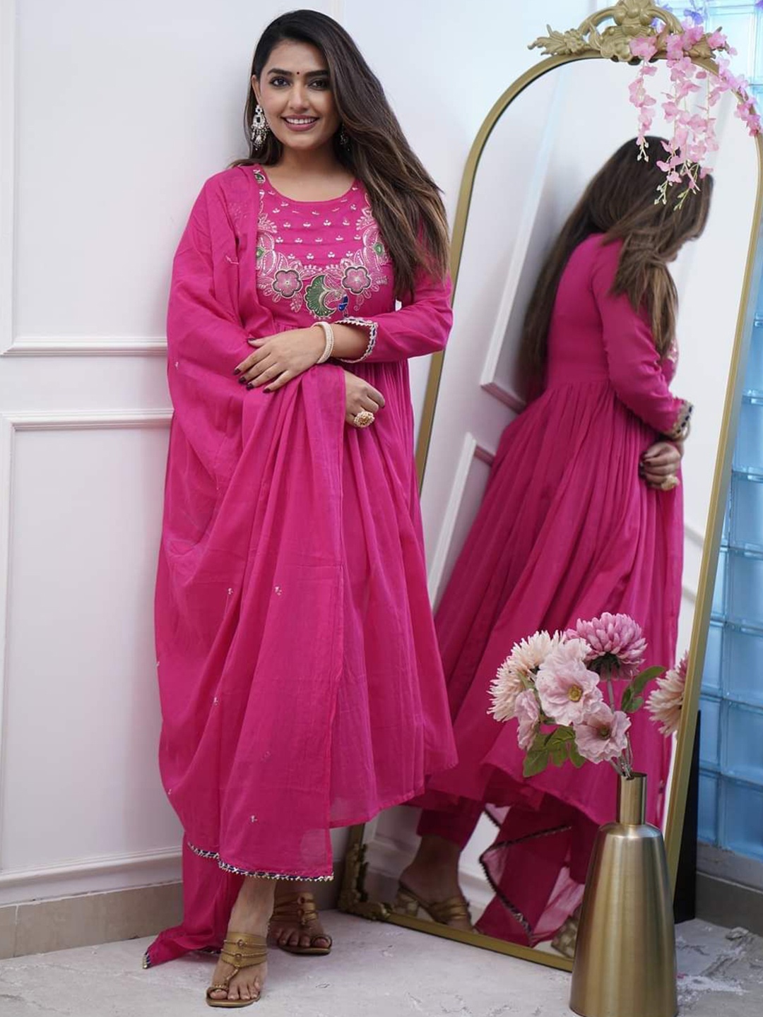 STYLERIUM Floral Embroidered Silk Blend Anarkali Kurta With Trousers And Dupatta, Pink
STYLERIUM Floral Embroidered Silk Blend Anarkali Kurta With Trousers And Dupatta, Pink