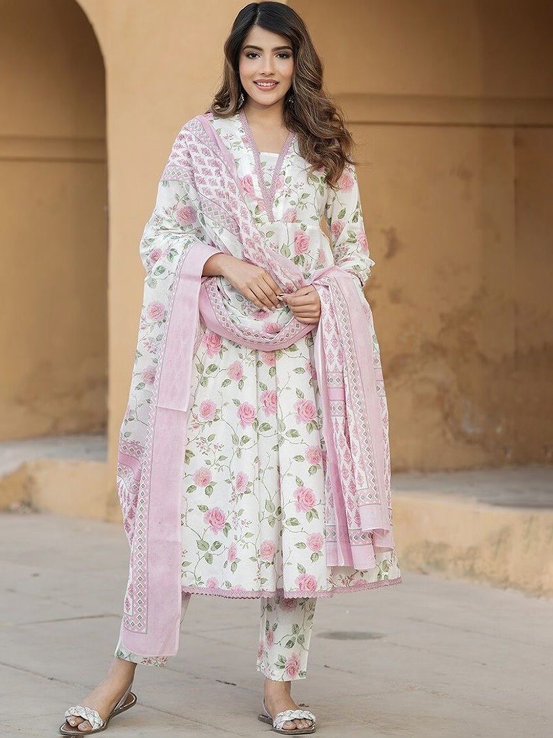 STYLERIUM Floral Printed Cotton Silk V-Neck A-line Kurta With Trousers And Dupatta, Pink
STYLERIUM Floral Printed Cotton Silk V-Neck A-line Kurta With Trousers And Dupatta, Pink