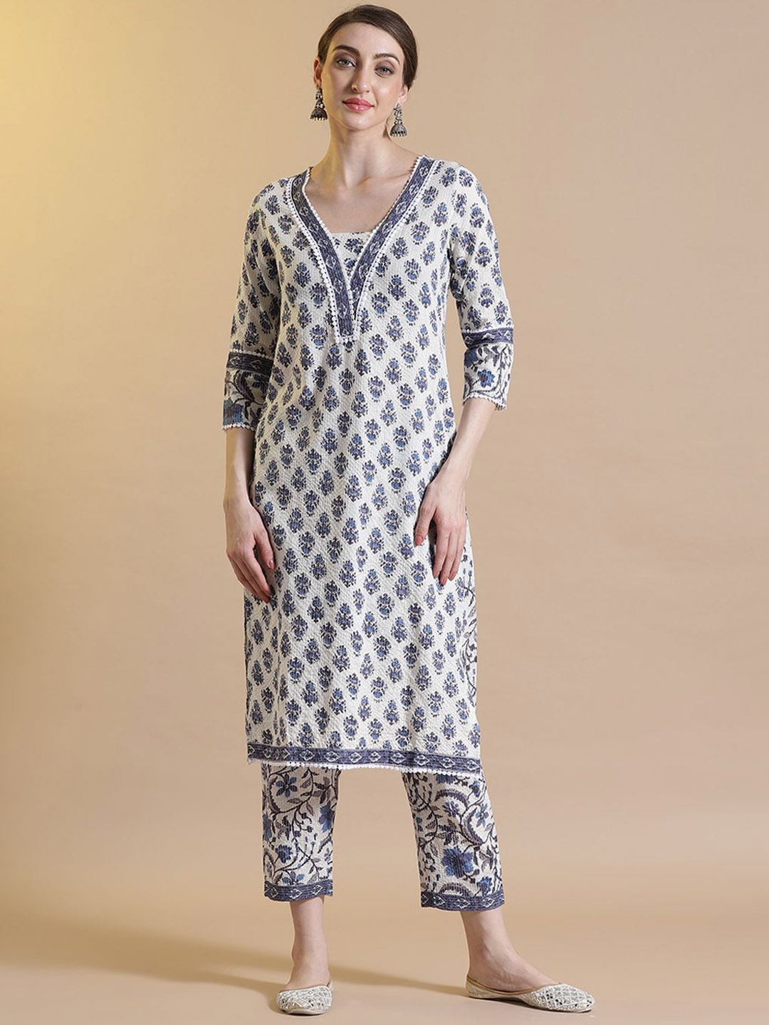 STYLEBAAZI Ethnic Motifs Printed Kantha Work Pure Cotton Straight Kurta With Trousers, White
STYLEBAAZI Ethnic Motifs Printed Kantha Work Pure Cotton Straight Kurta With Trousers, White