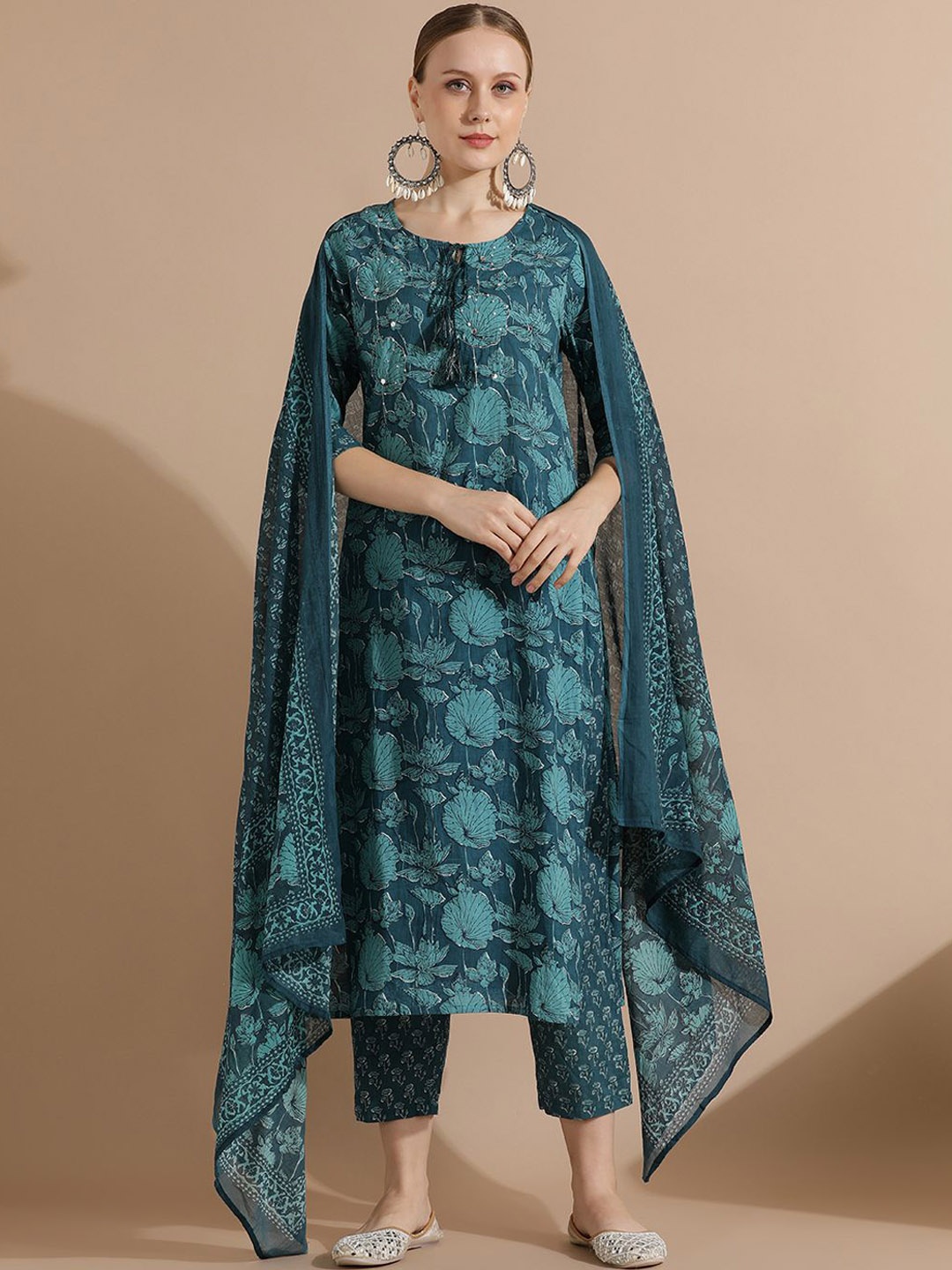 STYLEBAAZI Floral Printed Pure Cotton Tie-Up Neck Straight Kurta With Trousers And Dupatta, Teal
STYLEBAAZI Floral Printed Pure Cotton Tie-Up Neck Straight Kurta With Trousers And Dupatta, Teal