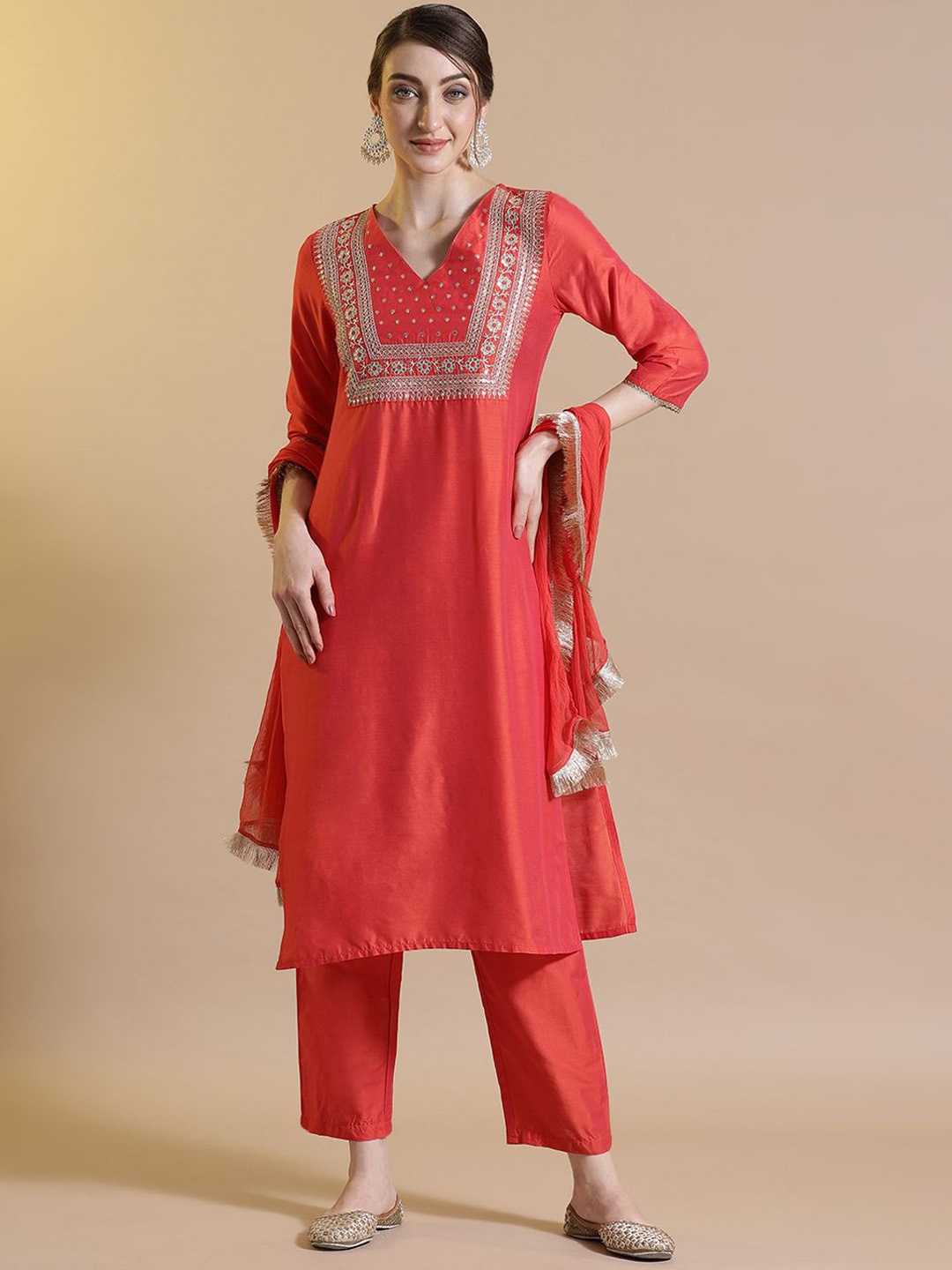 STYLEBAAZI Floral Yoke Design V-Neck Sequinned Kurta With Trousers And Dupatta, Orange
STYLEBAAZI Floral Yoke Design V-Neck Sequinned Kurta With Trousers And Dupatta, Orange