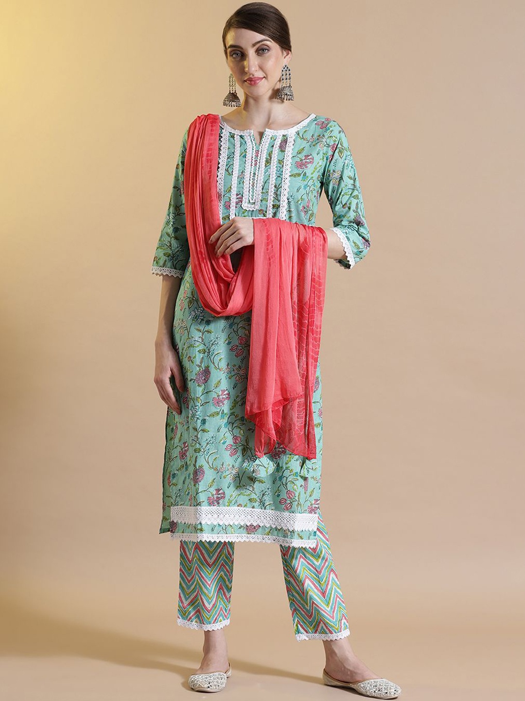 STYLEBAAZI Floral Printed Notch Neck Pure Cotton Straight Kurta With Trouser And Dupatta, Green
STYLEBAAZI Floral Printed Notch Neck Pure Cotton Straight Kurta With Trouser And Dupatta, Green