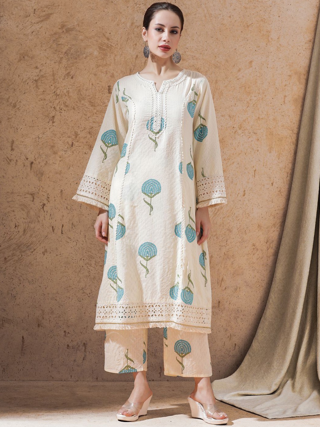 STYLEBAAZI Floral Printed Notch-Neck Kantha Work Straight Kurta With Trousers And Dupatta, White
STYLEBAAZI Floral Printed Notch-Neck Kantha Work Straight Kurta With Trousers And Dupatta, White