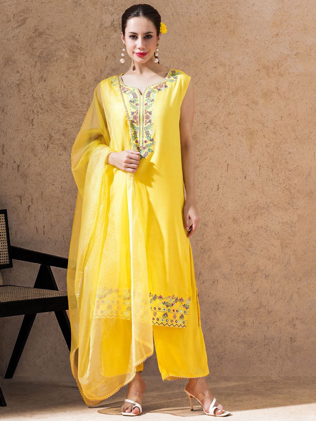 STYLEBAAZI Floral Embroidered Pure Cotton Straight Kurta With Trouser & Dupatta, Yellow
STYLEBAAZI Floral Embroidered Pure Cotton Straight Kurta With Trouser & Dupatta, Yellow