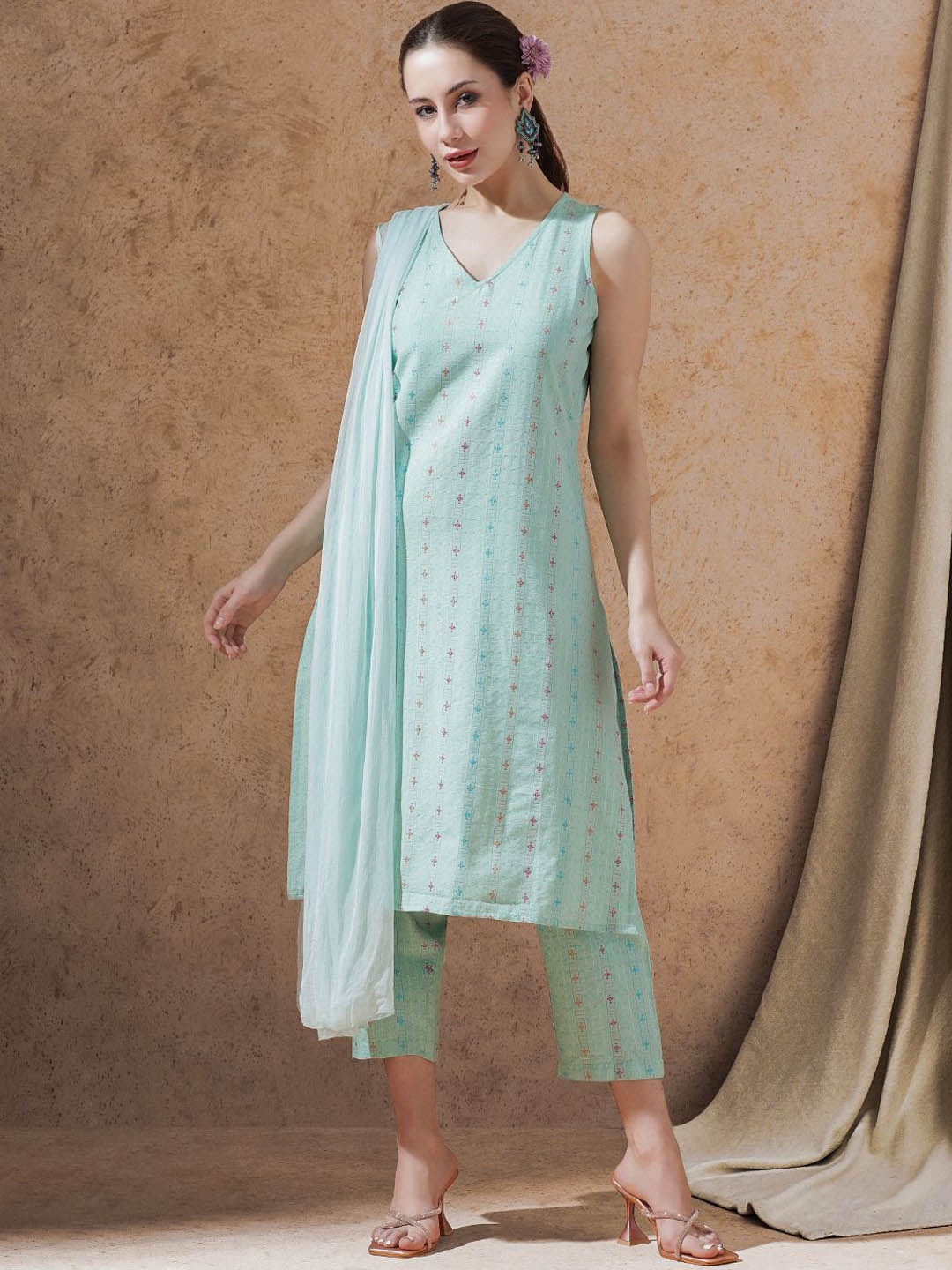 STYLEBAAZI Woven Design V-Neck Pure Cotton Straight Kurta With Trousers & Dupatta, Blue
STYLEBAAZI Woven Design V-Neck Pure Cotton Straight Kurta With Trousers & Dupatta, Blue