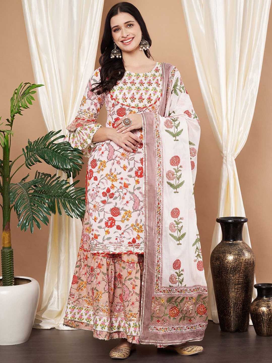 Anouk Floral Printed Gotta Patti Pure Cotton Straight Kurta With Sharara And Dupatta, White
Anouk Floral Printed Gotta Patti Pure Cotton Straight Kurta With Sharara And Dupatta, White
