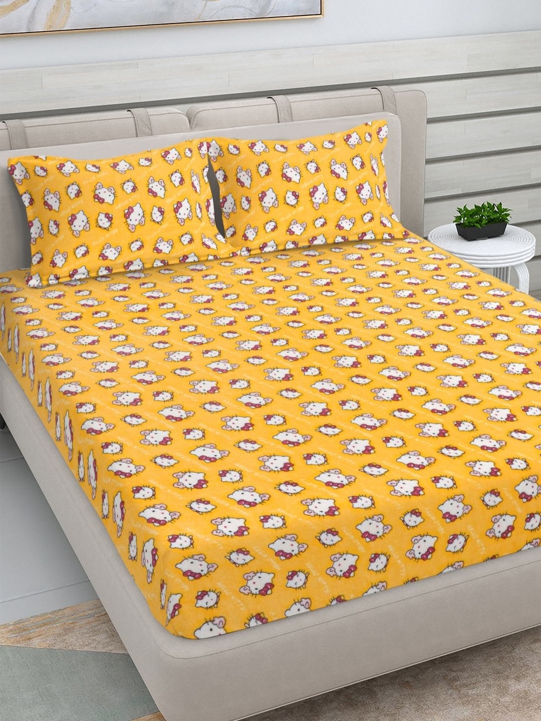 FABINALIV Yellow & White Printed Woollen 300 TC King Bedsheet Sets - 2.50 m x 2.25 m
FABINALIV Yellow & White Printed Woollen 300 TC King Bedsheet Sets - 2.50 m x 2.25 m