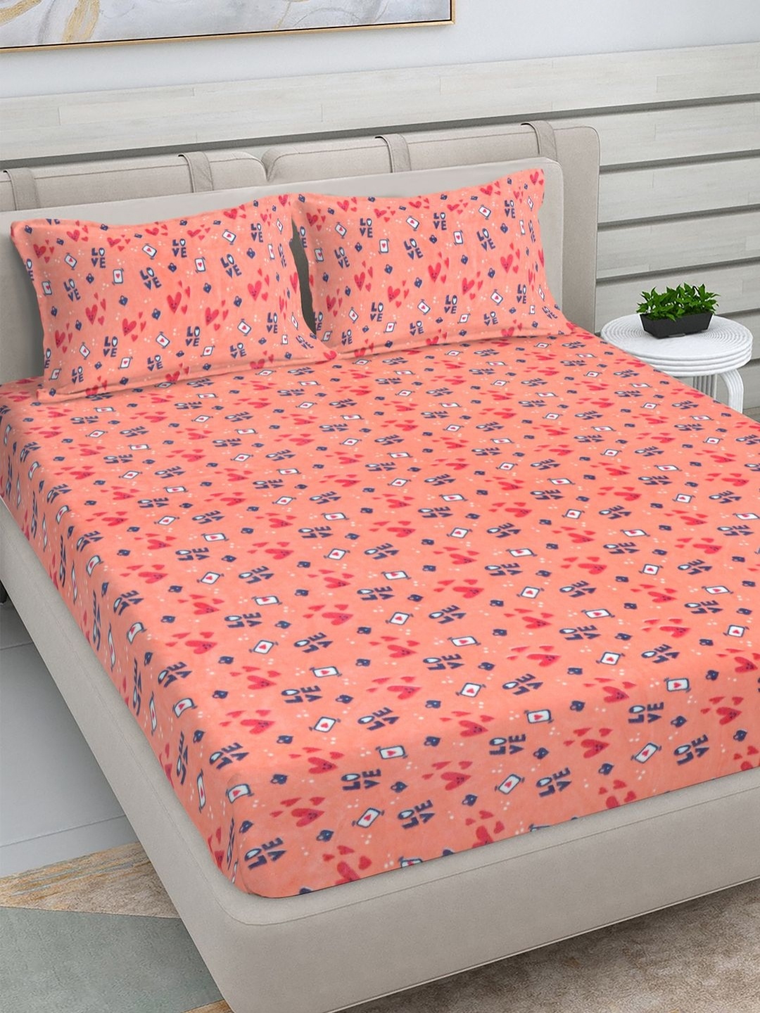 FABINALIV Peach & Blue Printed Woollen 300 TC King Bedsheet Sets - 2.50 m x 2.25 m
FABINALIV Peach & Blue Printed Woollen 300 TC King Bedsheet Sets - 2.50 m x 2.25 m