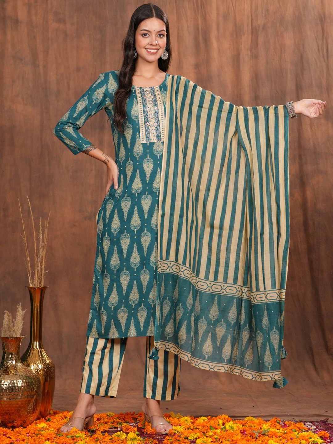 Vilgi Ethnic Motifs Printed Round-Neck Straight Pure Cotton Kurta with Trousers, Sea green
Vilgi Ethnic Motifs Printed Round-Neck Straight Pure Cotton Kurta with Trousers, Sea green