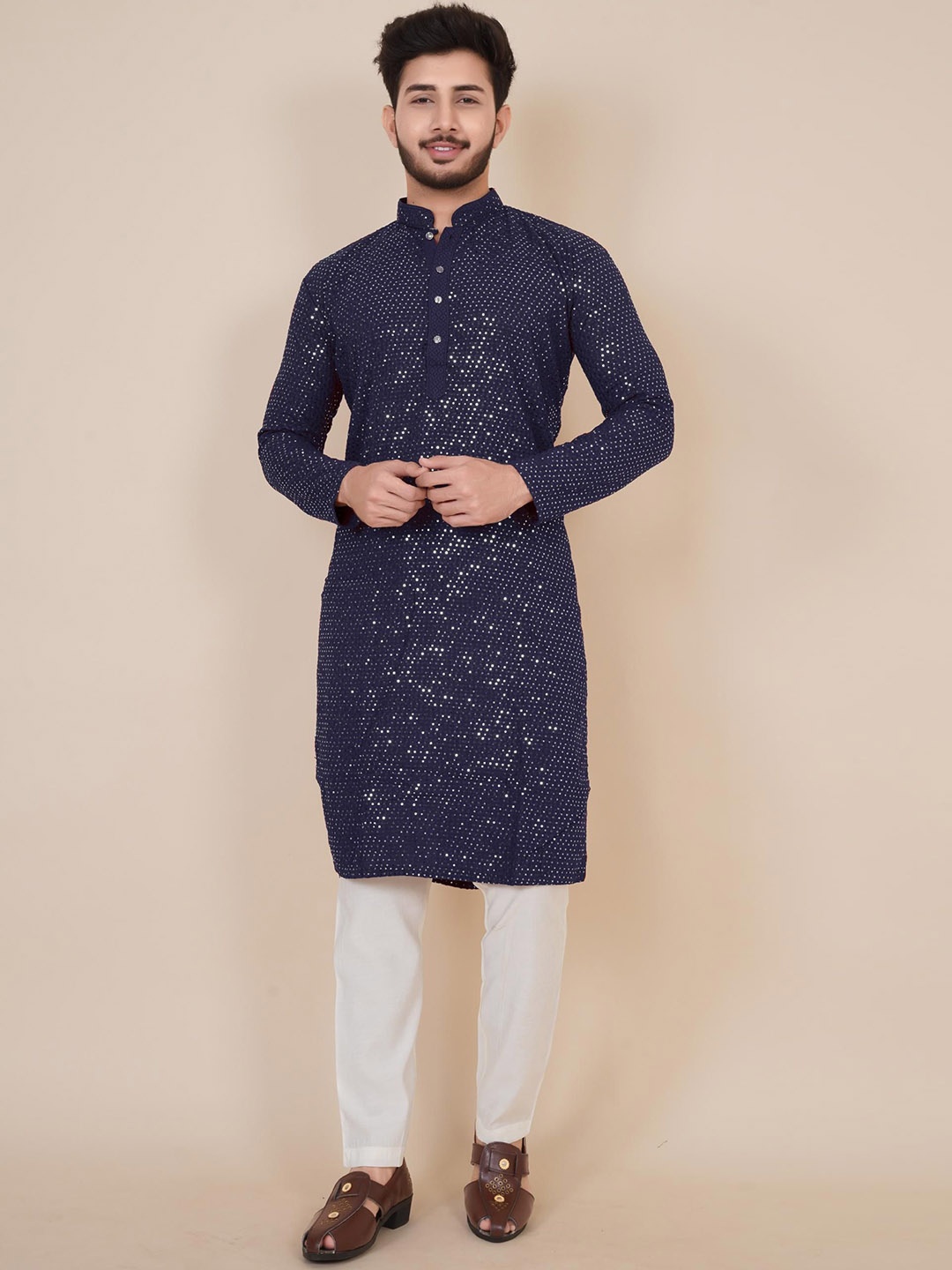 BLURR Embroidered Mandarin Collar Long Sleeves Sequinned Cotton Straight Kurta, Navy blue
BLURR Embroidered Mandarin Collar Long Sleeves Sequinned Cotton Straight Kurta, Navy blue