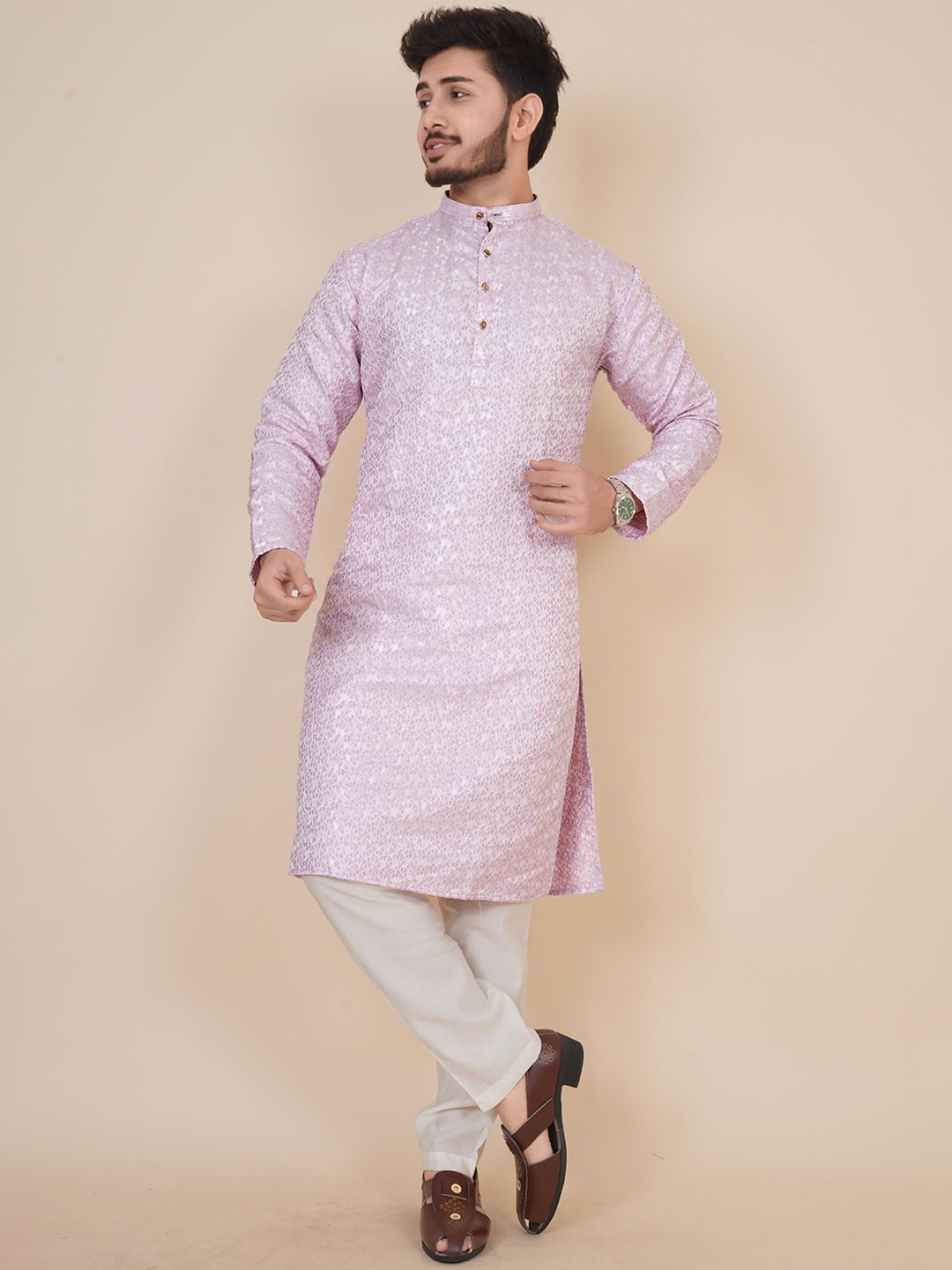 BLURR Geometric Printed Mandarin Collar Long Sleeves Jacquard Straight Kurta, Lavender
BLURR Geometric Printed Mandarin Collar Long Sleeves Jacquard Straight Kurta, Lavender