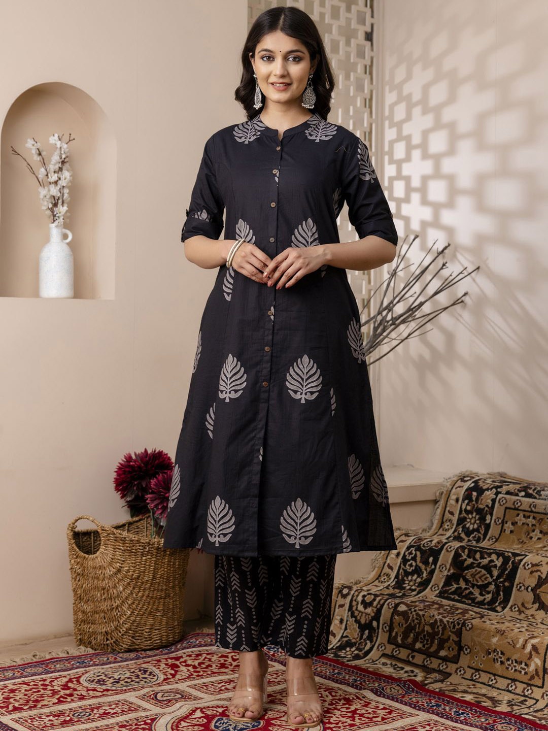 MF Hayat Floral Printed Mandarin Collar Pure Cotton A-Line Kurta With Palazzo, Black
MF Hayat Floral Printed Mandarin Collar Pure Cotton A-Line Kurta With Palazzo, Black