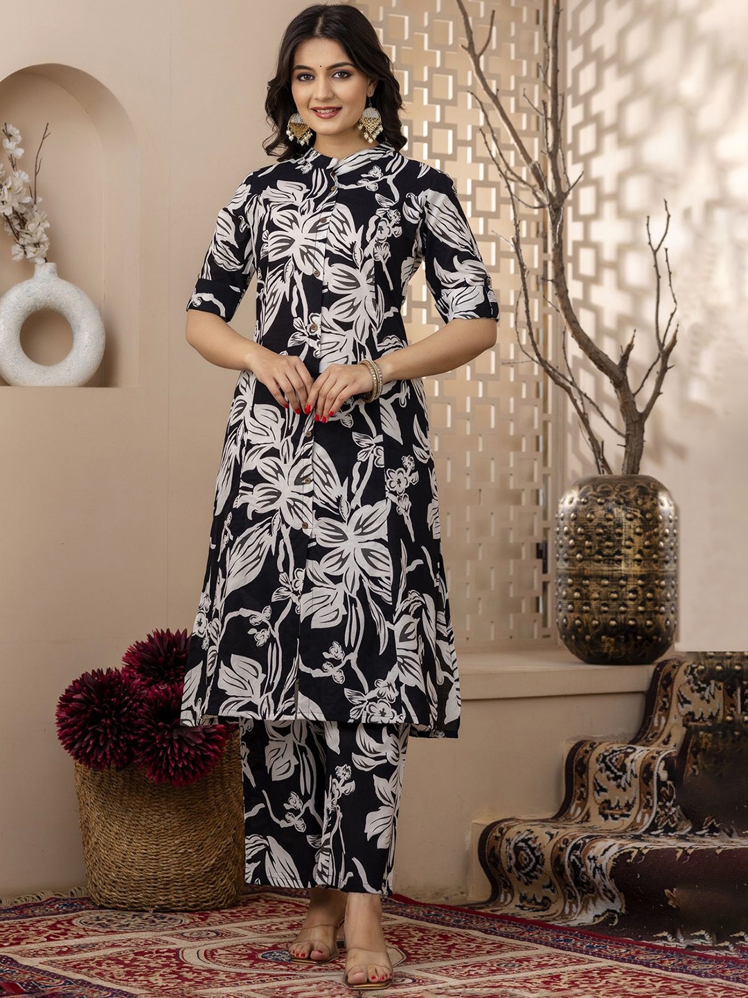 MF Hayat Floral Printed Mandarin Collar Pure Cotton A-Line Kurta With Palazzo, Black
MF Hayat Floral Printed Mandarin Collar Pure Cotton A-Line Kurta With Palazzo, Black