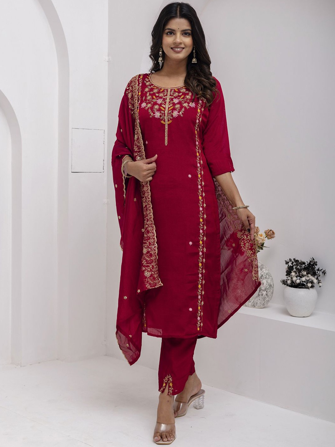 VredeVogel Floral Embroidered Round Neck Straight Kurta With Trousers And Dupatta, Maroon
VredeVogel Floral Embroidered Round Neck Straight Kurta With Trousers And Dupatta, Maroon