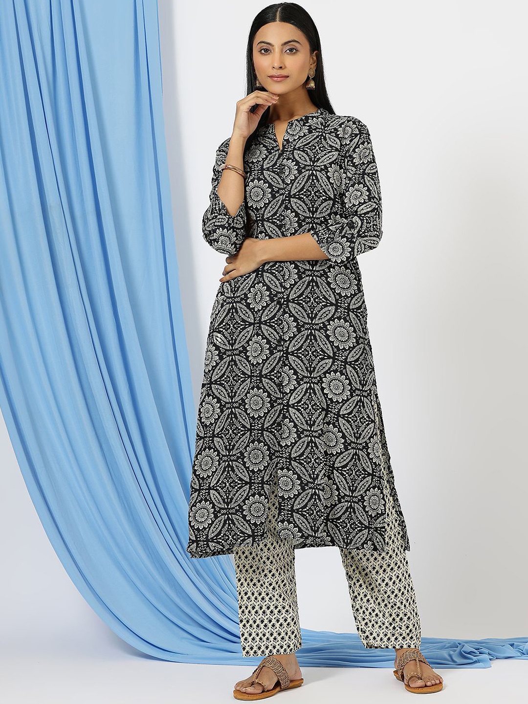 KALINI Ethnic Motifs Printed Mandarin Collar Block Printed Straight Kurta With Trousers, Black
KALINI Ethnic Motifs Printed Mandarin Collar Block Printed Straight Kurta With Trousers, Black