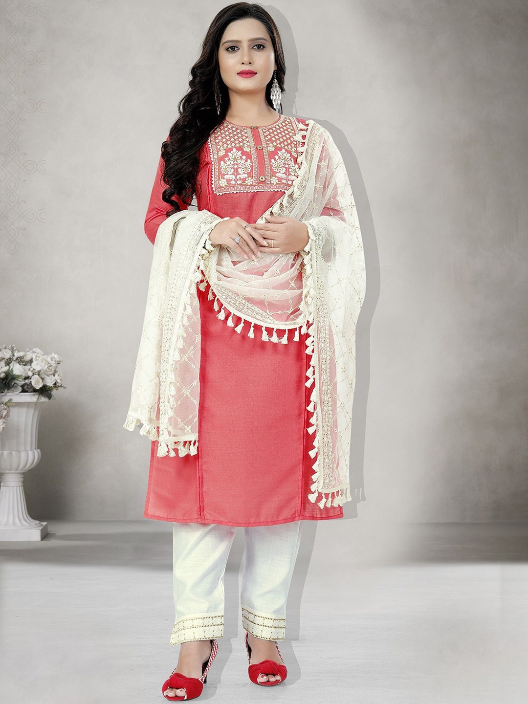 Lerkiza Floral Embroidered Straight Thread Work Kurta With Trousers And Dupatta, Pink
Lerkiza Floral Embroidered Straight Thread Work Kurta With Trousers And Dupatta, Pink