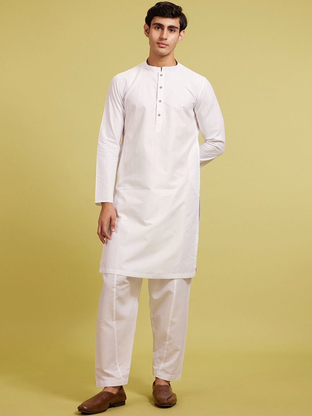 Diwas by Manyavar Striped Printed Woven Design Cotton Mandarin Collar Straight Kurta, White
Diwas by Manyavar Striped Printed Woven Design Cotton Mandarin Collar Straight Kurta, White