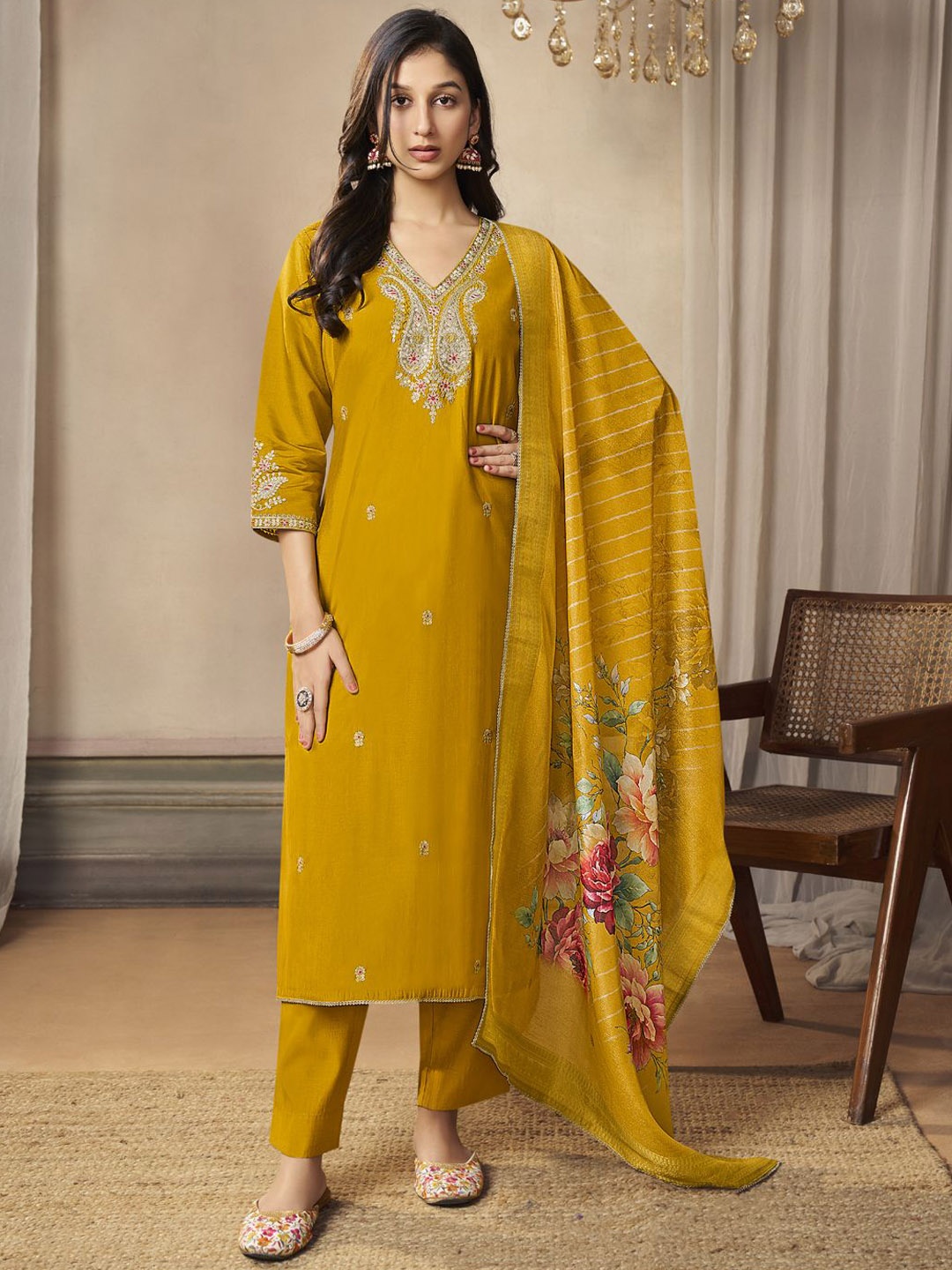 Label Khoj Floral Embroidered V-Neck Straight Kurta With Trouser And Dupatta, Yellow
Label Khoj Floral Embroidered V-Neck Straight Kurta With Trouser And Dupatta, Yellow