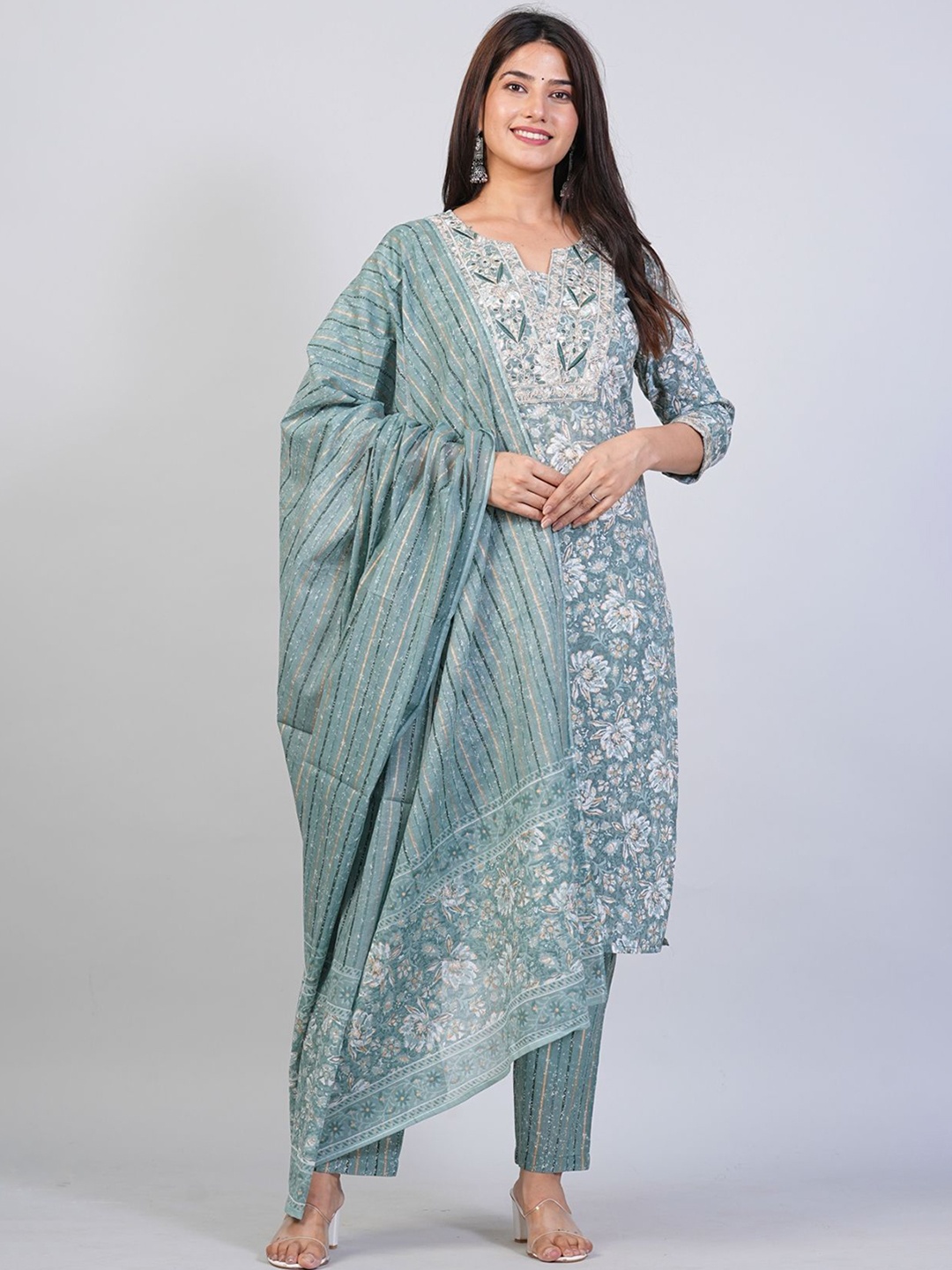 Kraniky Apparels Floral Printed Notch Neck Pure Cotton Kurta With Trouser And Dupatta, Green
Kraniky Apparels Floral Printed Notch Neck Pure Cotton Kurta With Trouser And Dupatta, Green