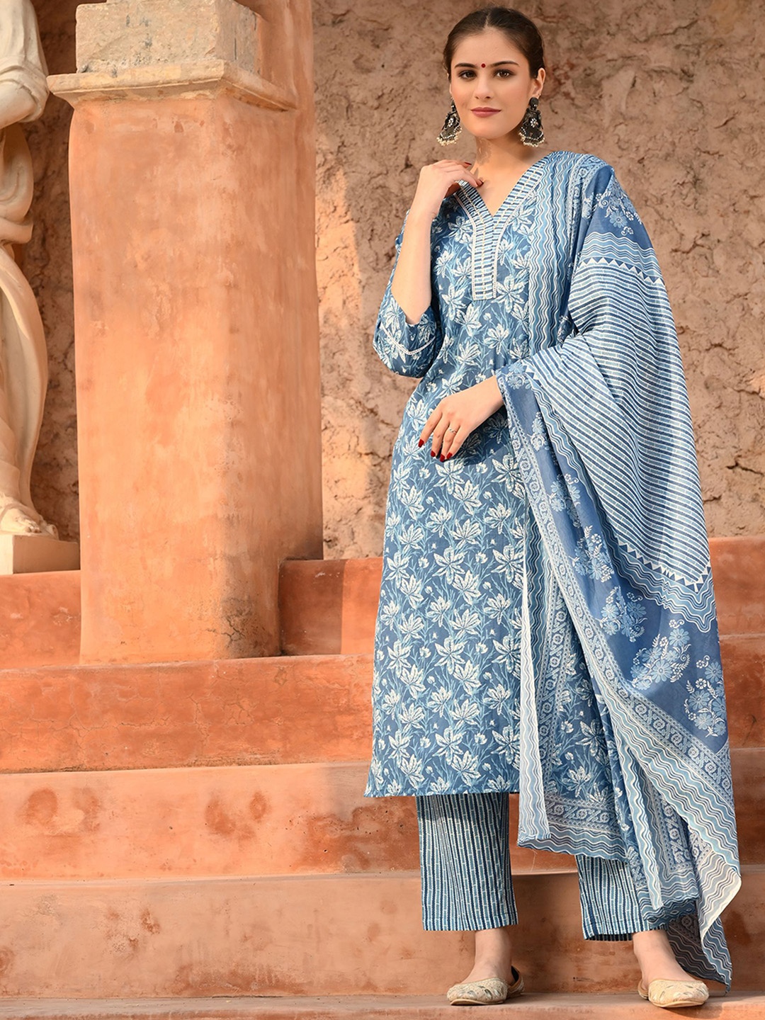 filora Floral Printed V-Neck Pure Cotton Straight Kurta With Trouser & Dupatta, Blue
filora Floral Printed V-Neck Pure Cotton Straight Kurta With Trouser & Dupatta, Blue