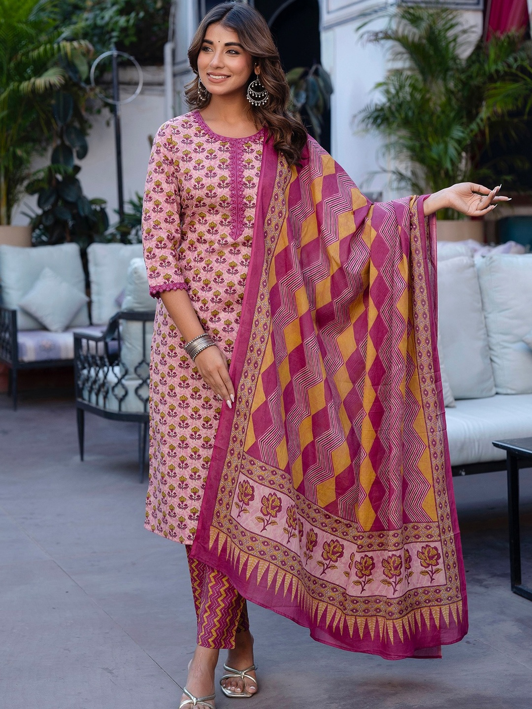 Kohsh Floral Printed Sequinned Pure Cotton Straight Kurta With Trouser And Dupatta, Pink
Kohsh Floral Printed Sequinned Pure Cotton Straight Kurta With Trouser And Dupatta, Pink
