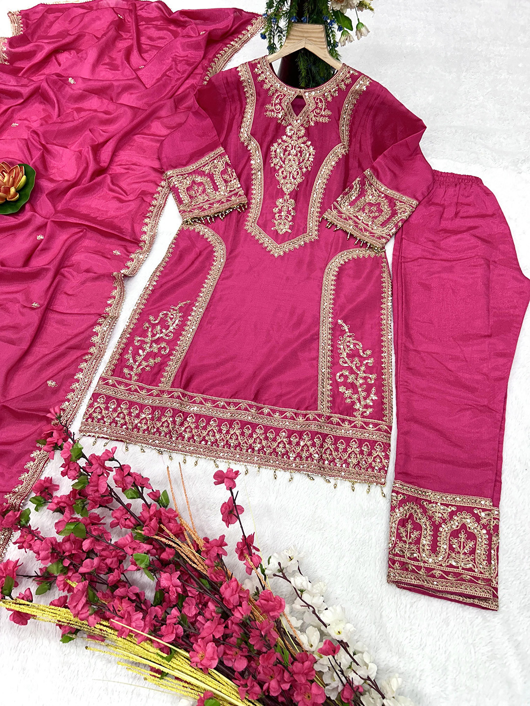 ZIBLON Ethnic Motifs Embroidered Thread Work Regular Kurta With Palazzos & Dupatta, Pink
ZIBLON Ethnic Motifs Embroidered Thread Work Regular Kurta With Palazzos & Dupatta, Pink