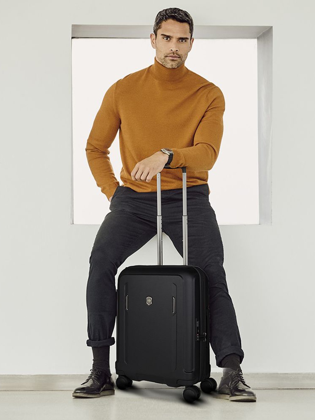 Victorinox Swiss Designed Werks Traveler 6.0 Global Carry-On Trolley Bag 35 L, Black
Victorinox Swiss Designed Werks Traveler 6.0 Global Carry-On Trolley Bag 35 L, Black