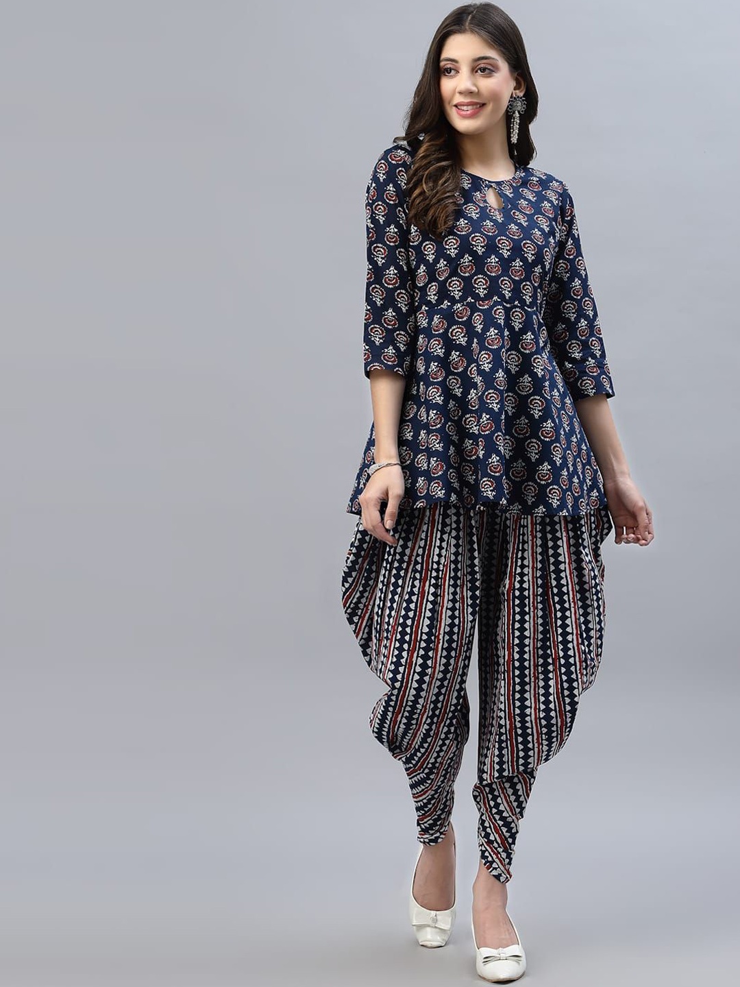 SUBAGI FASHION Ethnic Motifs Printed Keyhole Pure Cotton Kurta With Dhoti Pants, Blue
SUBAGI FASHION Ethnic Motifs Printed Keyhole Pure Cotton Kurta With Dhoti Pants, Blue