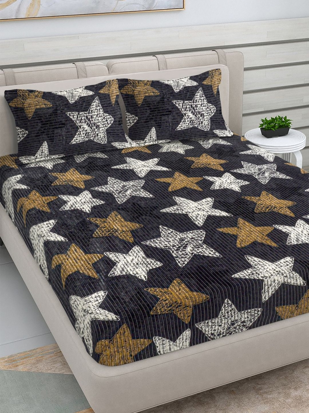 FABINALIV Black & White Geometric Printed Woollen 300 TC King Bedsheet Set 2.50m x 2.25m
FABINALIV Black & White Geometric Printed Woollen 300 TC King Bedsheet Set 2.50m x 2.25m