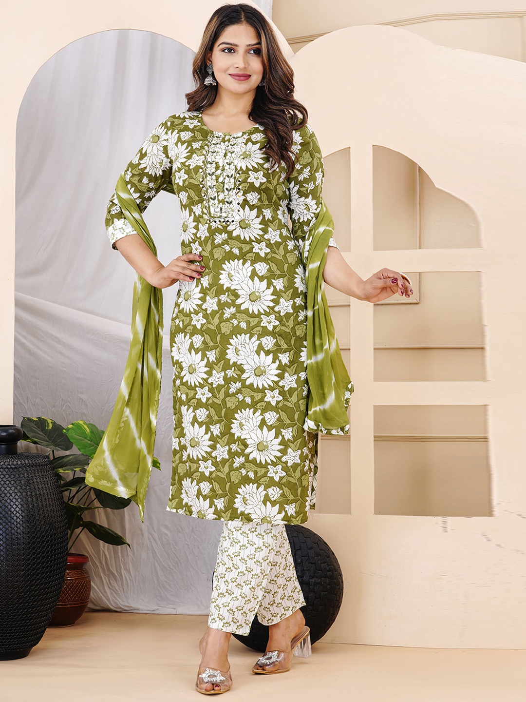DIVOGGUE Floral Printed Mirror Work Pure Cotton Straight Kurta With Trousers & Dupatta, Green
DIVOGGUE Floral Printed Mirror Work Pure Cotton Straight Kurta With Trousers & Dupatta, Green