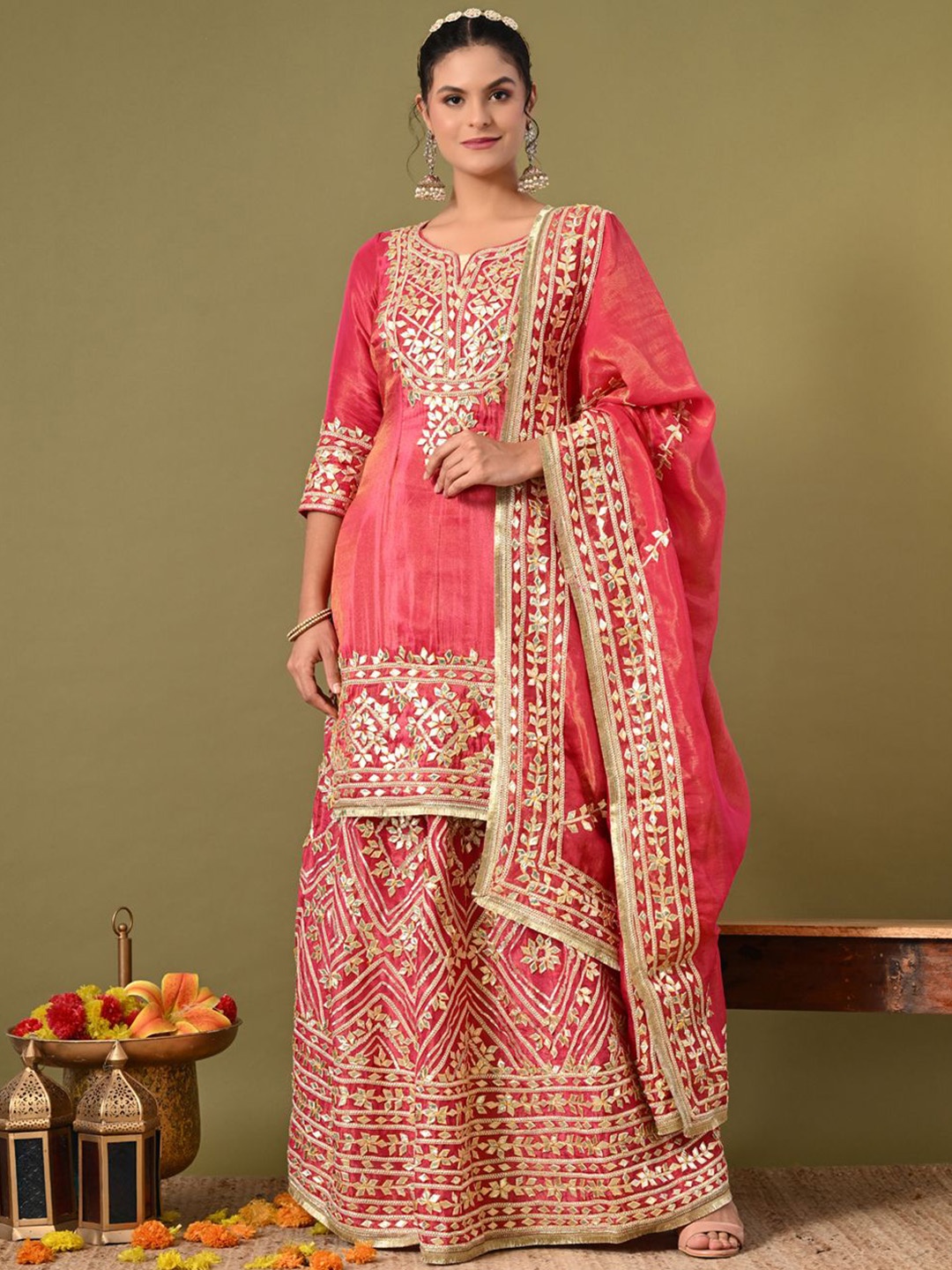ZARIKALI Floral Embroidered Gotta Patti Straight Kurta With Skirt And Dupatta, Pink
ZARIKALI Floral Embroidered Gotta Patti Straight Kurta With Skirt And Dupatta, Pink