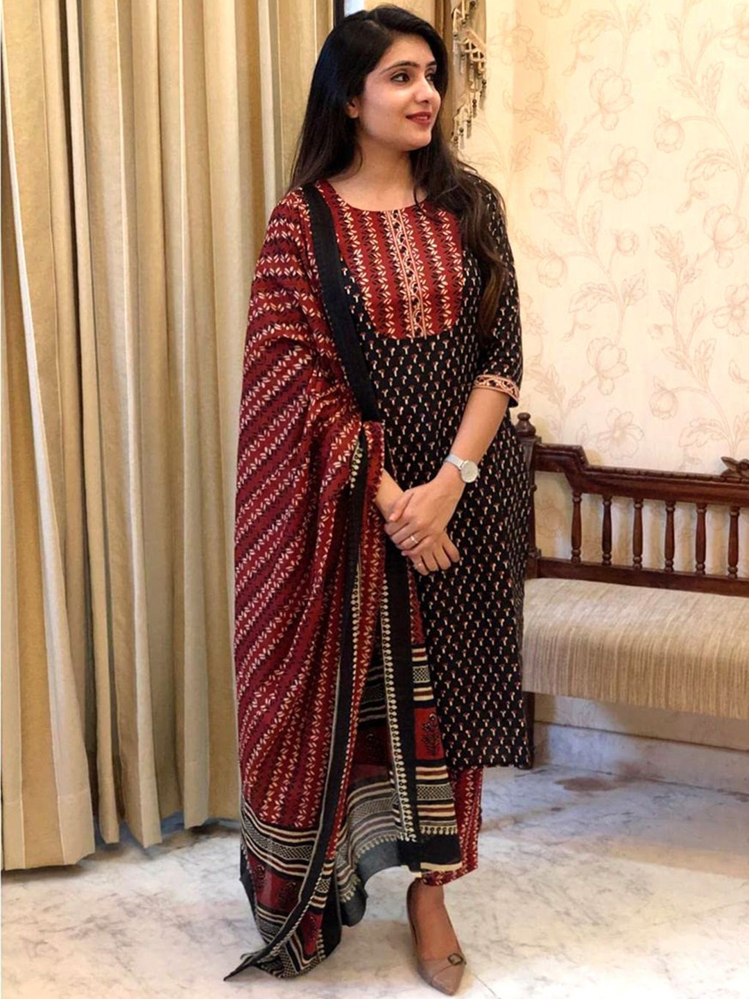 7Threads Geometric Printed Round Neck Straight Kurta With Trousers And Dupatta, Black
7Threads Geometric Printed Round Neck Straight Kurta With Trousers And Dupatta, Black
