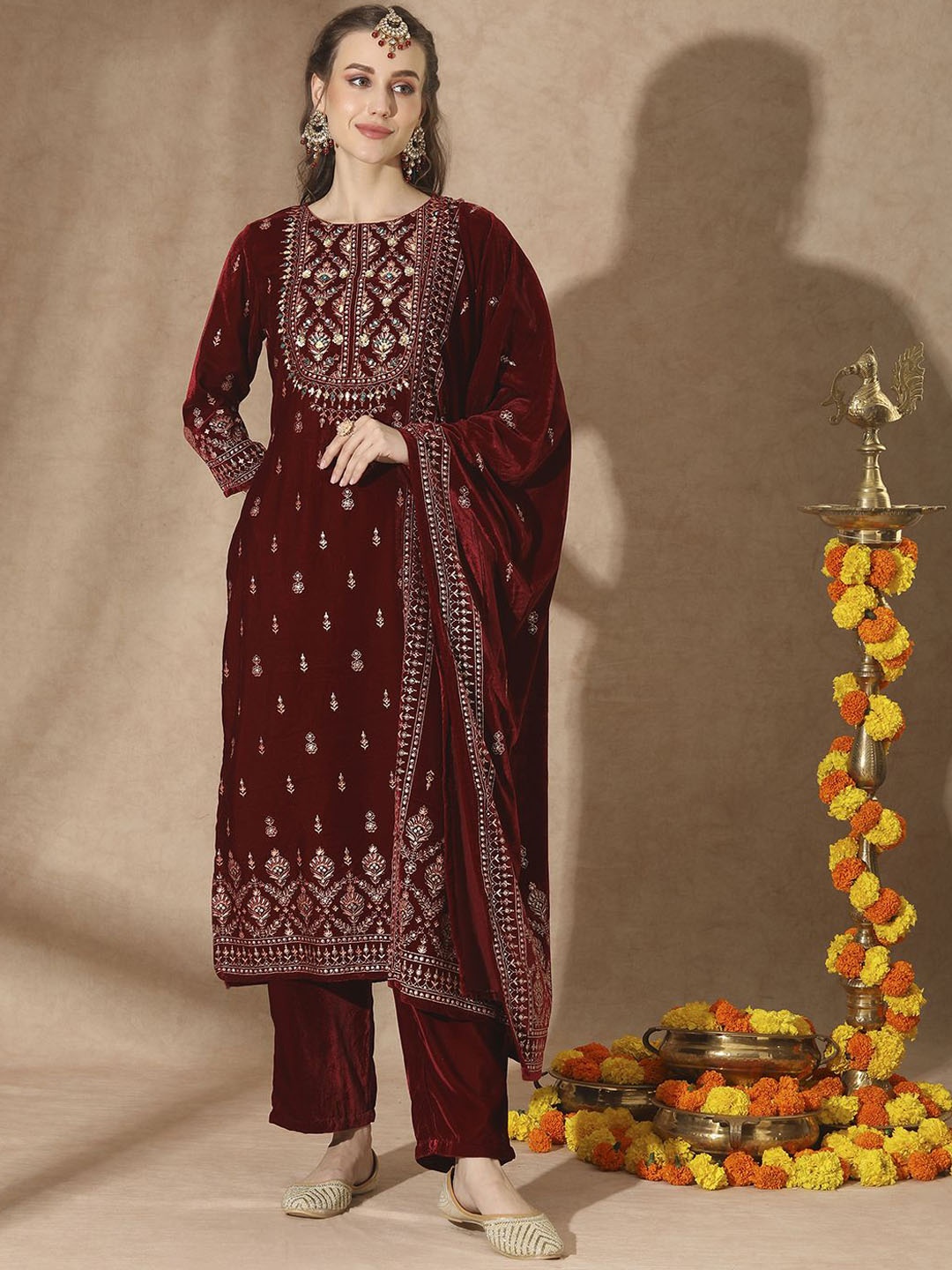 FASHOR Floral Embroidered Sequnnied Velvet Kurta With Trousers And Dupatta, Maroon
FASHOR Floral Embroidered Sequnnied Velvet Kurta With Trousers And Dupatta, Maroon