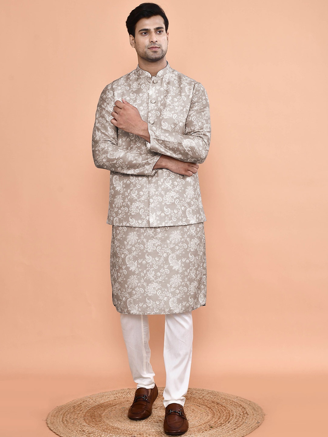 MAAHI FABS Floral Printed Mandarin Collar Straight Kurta With Pyjama And Nehru Jacket, Brown
MAAHI FABS Floral Printed Mandarin Collar Straight Kurta With Pyjama And Nehru Jacket, Brown