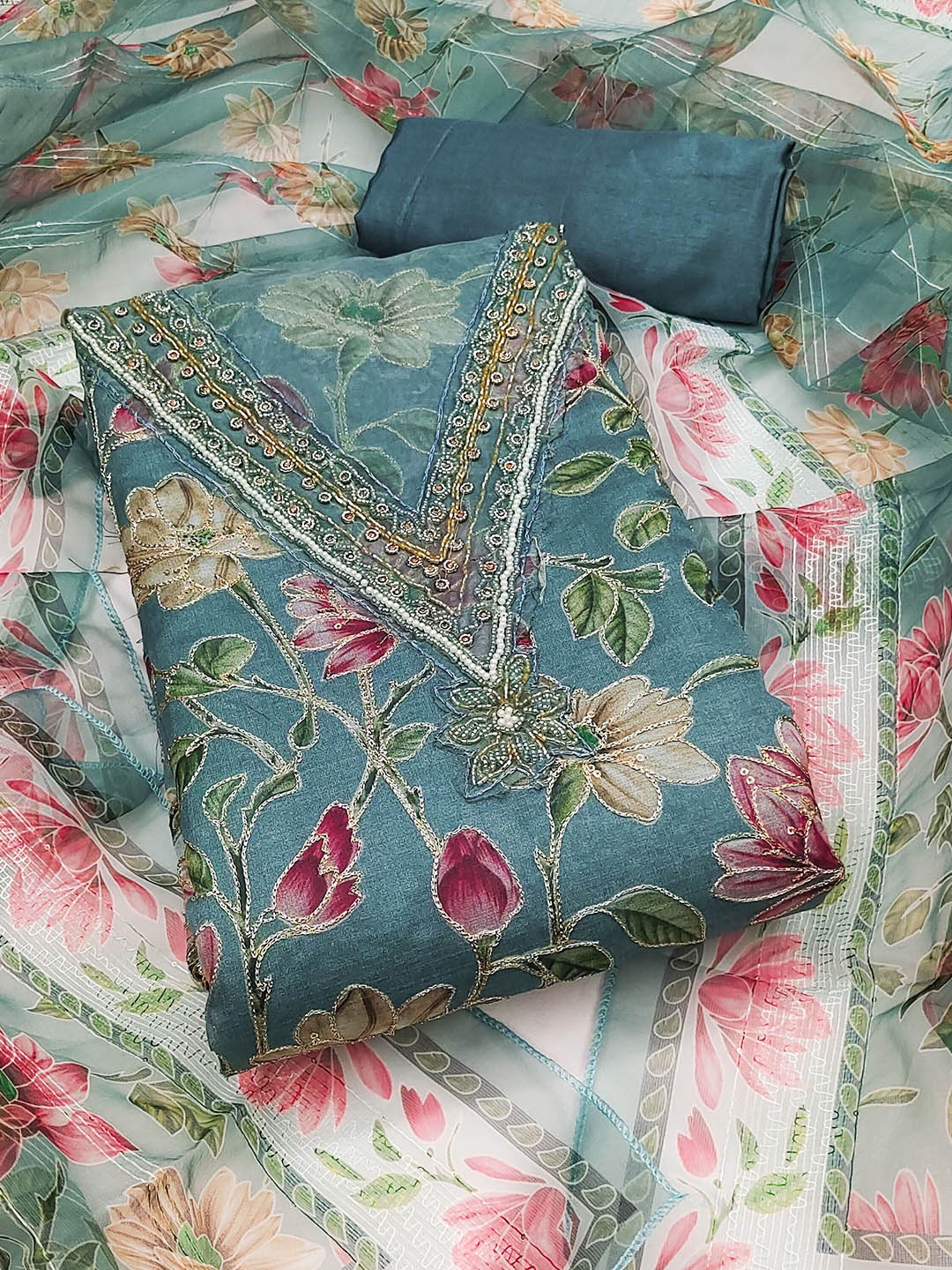 HERE&NOW Floral Embroidered Beads And Stones Organza Unstitched Dress Material, Sea green
HERE&NOW Floral Embroidered Beads And Stones Organza Unstitched Dress Material, Sea green