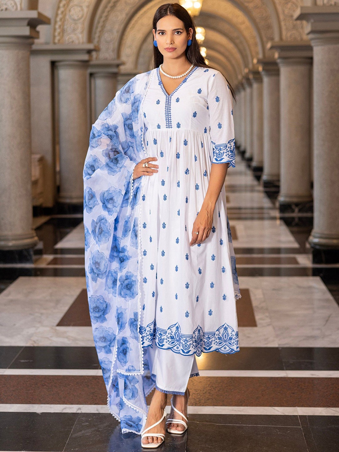 SEW Floral Thread Work V Neck Pure Cotton Anarkali Kurta With Palazzos & Dupatta, White
SEW Floral Thread Work V Neck Pure Cotton Anarkali Kurta With Palazzos & Dupatta, White