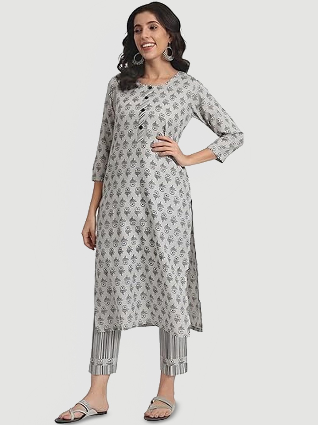 ANGOORI FASHION Floral Printed Round Neck Pure Cotton Straight Kurta With Trousers, Grey
ANGOORI FASHION Floral Printed Round Neck Pure Cotton Straight Kurta With Trousers, Grey