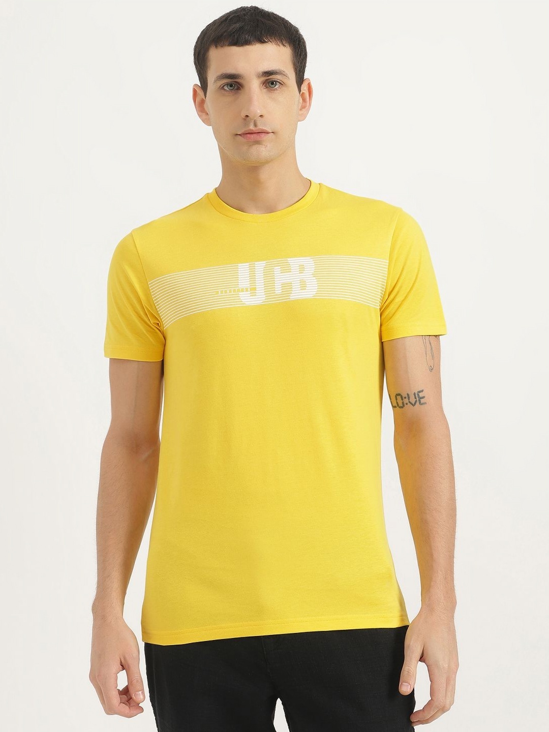 United Colors of Benetton Men Typography Printed Round Neck Pure Cotton T-shirt, Yellow
United Colors of Benetton Men Typography Printed Round Neck Pure Cotton T-shirt, Yellow